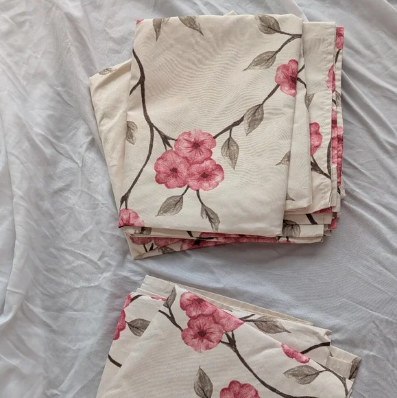 Floral Print Cream and Pink Fabric - Picture 2 of 2